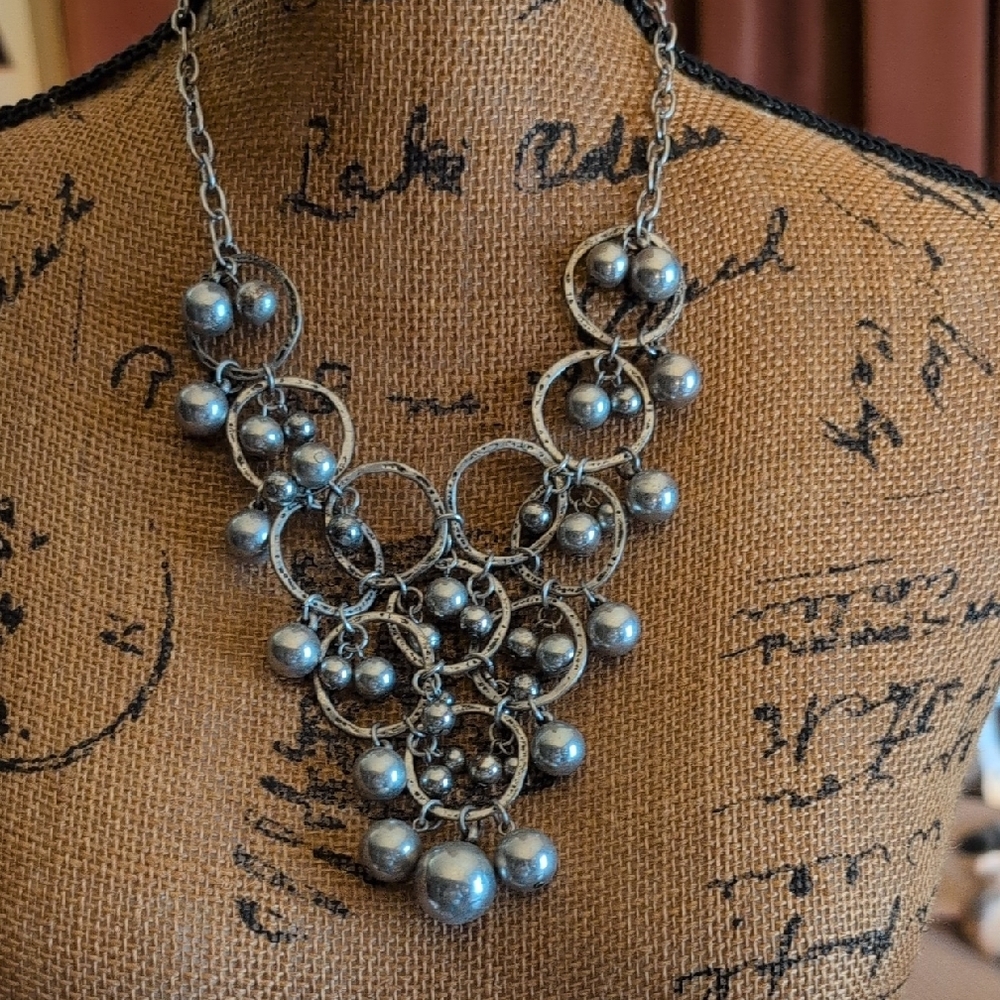 Vintage Silvertone Statement Bibb Necklace